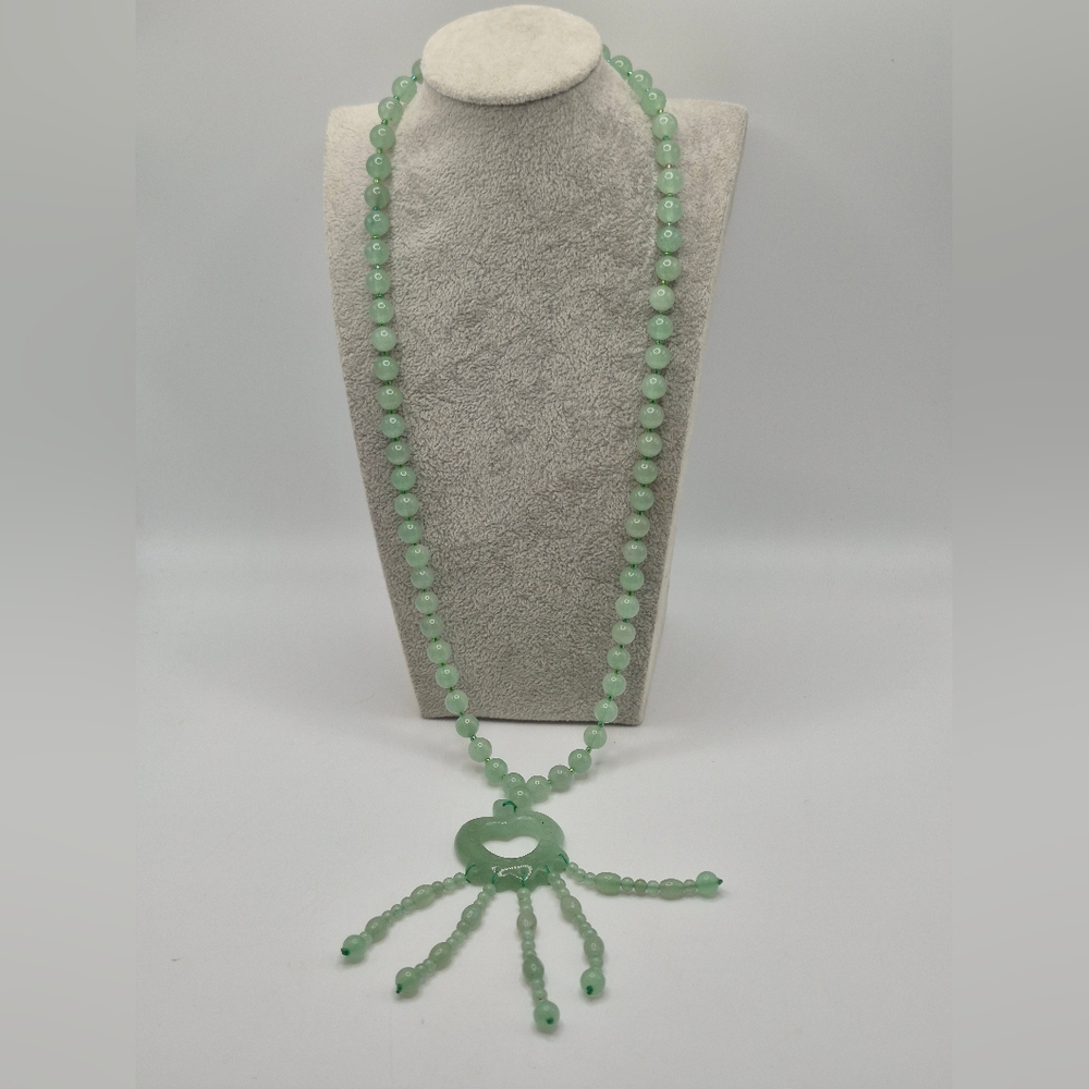 Elegant Yummy Green JADE Beaded & Carved Heart Shaped Pendant Necklace